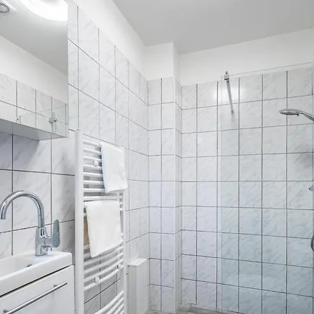 And Homey With Good Transport Link Apartament *