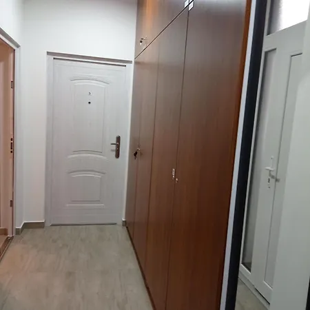 Apartament And Homey With Good Transport Link *