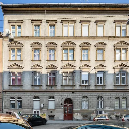 Apartament And Homey With Good Transport Link Budapesta