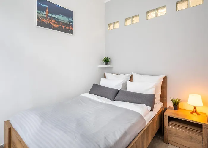 Appartamento And Homey With Good Transport Link *