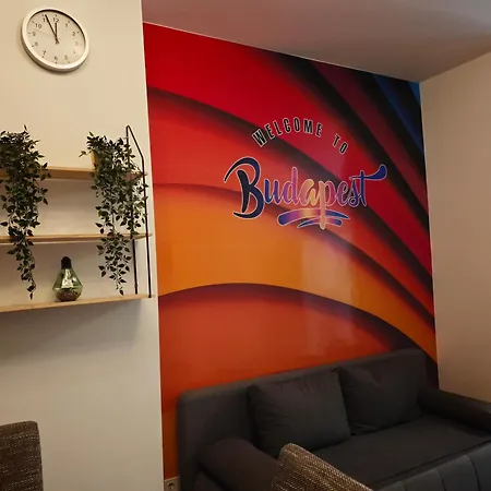 Apartment And Homey With Good Transport Link Budapest