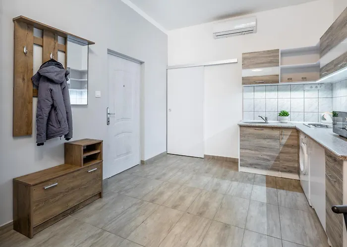 And Homey With Good Transport Link Apartment Budapest