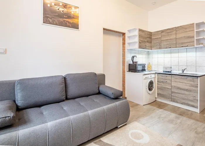 Apartment And Homey With Good Transport Link *
